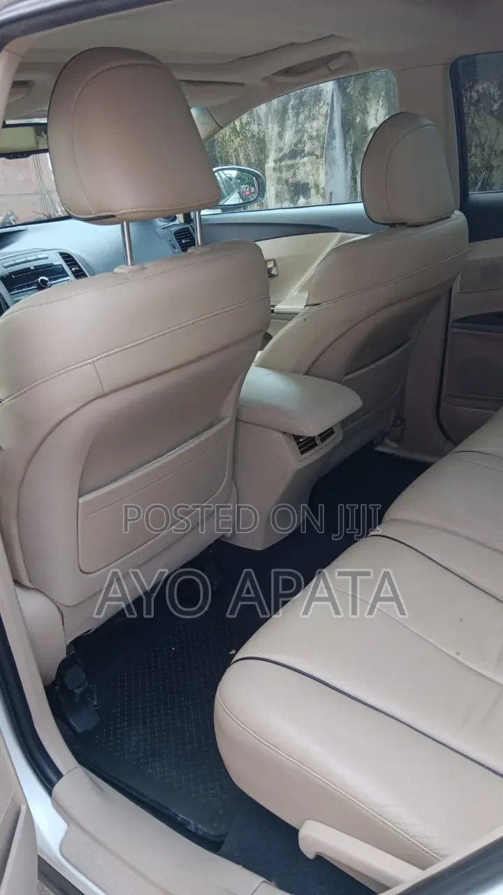Toyota Venza 2009 White