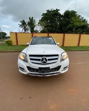 Mercedes-Benz GLK-Class Base GLK 350 4dr AWD 4MATIC (3.5L 6cyl 7A) 2015
