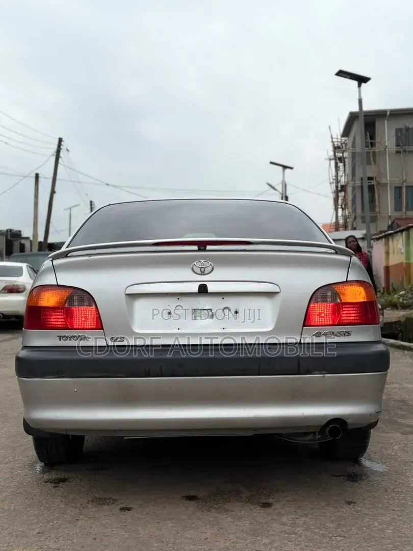 Toyota Avensis 2003 Silver