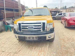 Ford F-150 XLT 4dr SuperCab 4WD 6.5 ft. SB (3.7L 6cyl 6A) 2014 Yellow