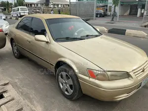 Toyota Camry Automatic 1999 Gold