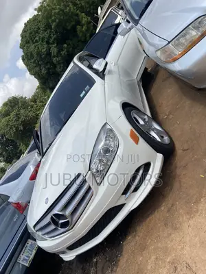 Mercedes-Benz C300 Luxury Sedan AWD (3.0L 6cyl 7A) 2008 White