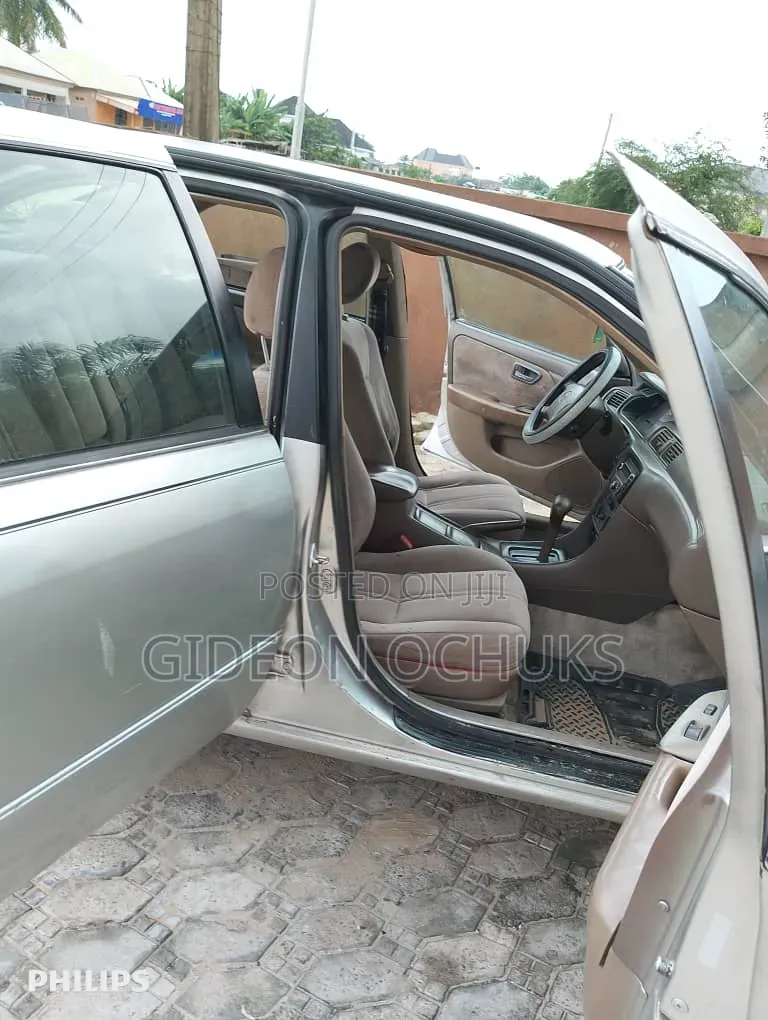 Toyota Camry 2000 Silver
