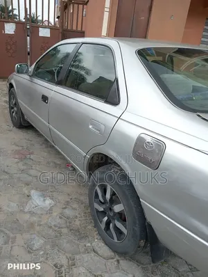 Toyota Camry 2000 Silver