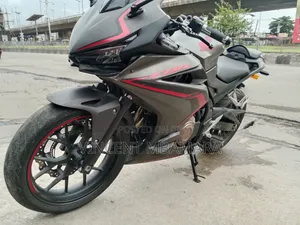 Honda CBR 2022 Beige