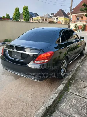 Mercedes-Benz C300 2016 Black