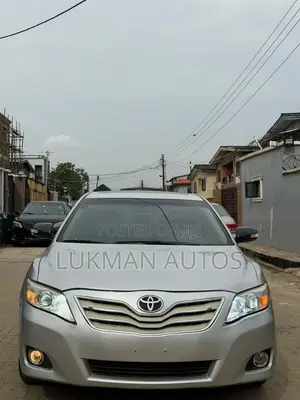 Toyota Camry LE 4dr Sedan (2.5L 4cyl 6AM) 2010 Silver