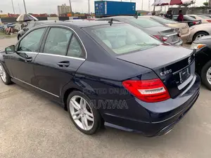 Mercedes-Benz C300 2013 Blue