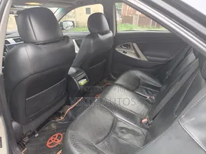 Toyota Camry SE V6 4dr Sedan (3.5L 6cyl 6A) 2011 Black