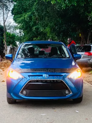 Toyota Yaris 2016 Blue