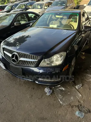 Mercedes-Benz C300 2013 Black