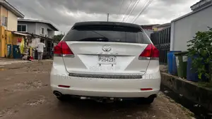 Toyota Venza V6 AWD 2011 White