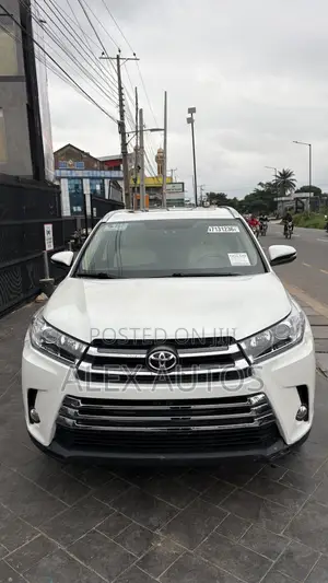 Toyota Highlander XLE 4dr SUV (3.5L 6cyl 6A) 2015 White