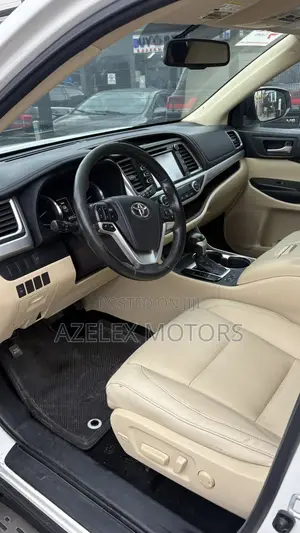 Toyota Highlander XLE 4dr SUV (3.5L 6cyl 6A) 2015 White