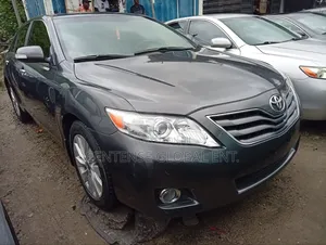 Toyota Camry 2010 Gray