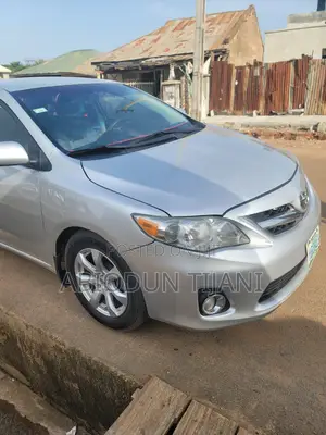 Toyota Corolla LE 4dr Sedan (1.8L 4cyl 4A) 2012 Silver