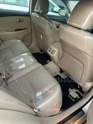 Lexus ES 350 2010 Gold