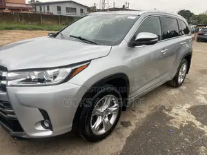 Toyota Highlander 2018 Silver