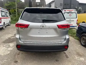 Toyota Highlander 2018 Silver