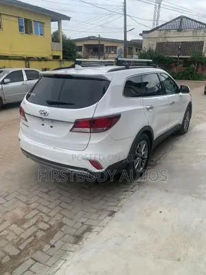 Hyundai Santa Fe 2017 White