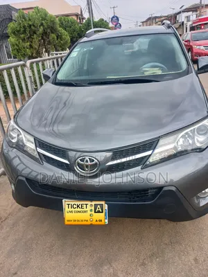 Toyota RAV4 LE 4dr SUV (2.5L 4cyl 6A) 2015 Gray