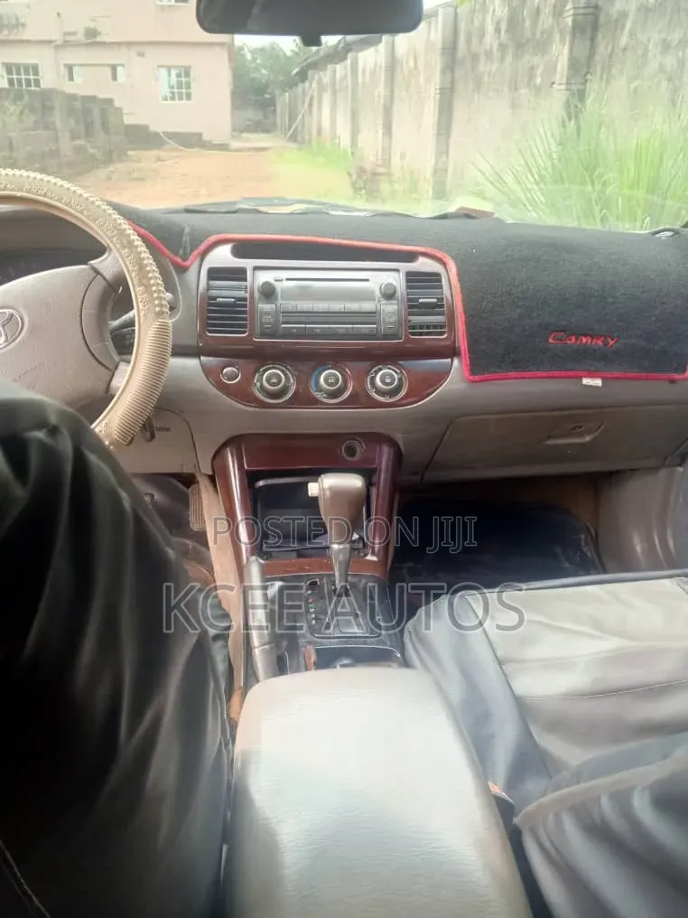 Toyota Camry 2005 Silver