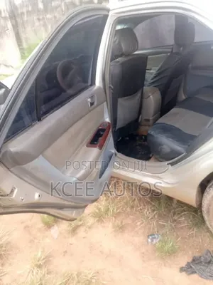 Toyota Camry 2005 Silver