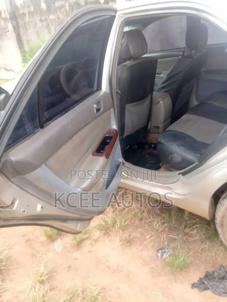 Toyota Camry 2005 Silver