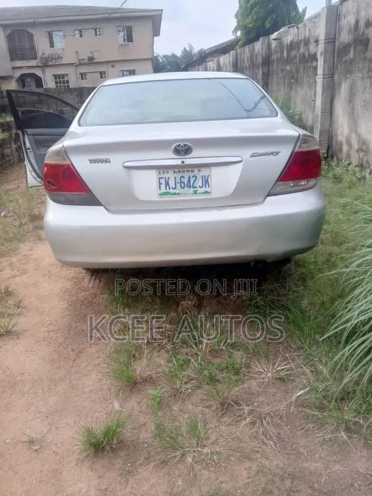 Toyota Camry 2005 Silver