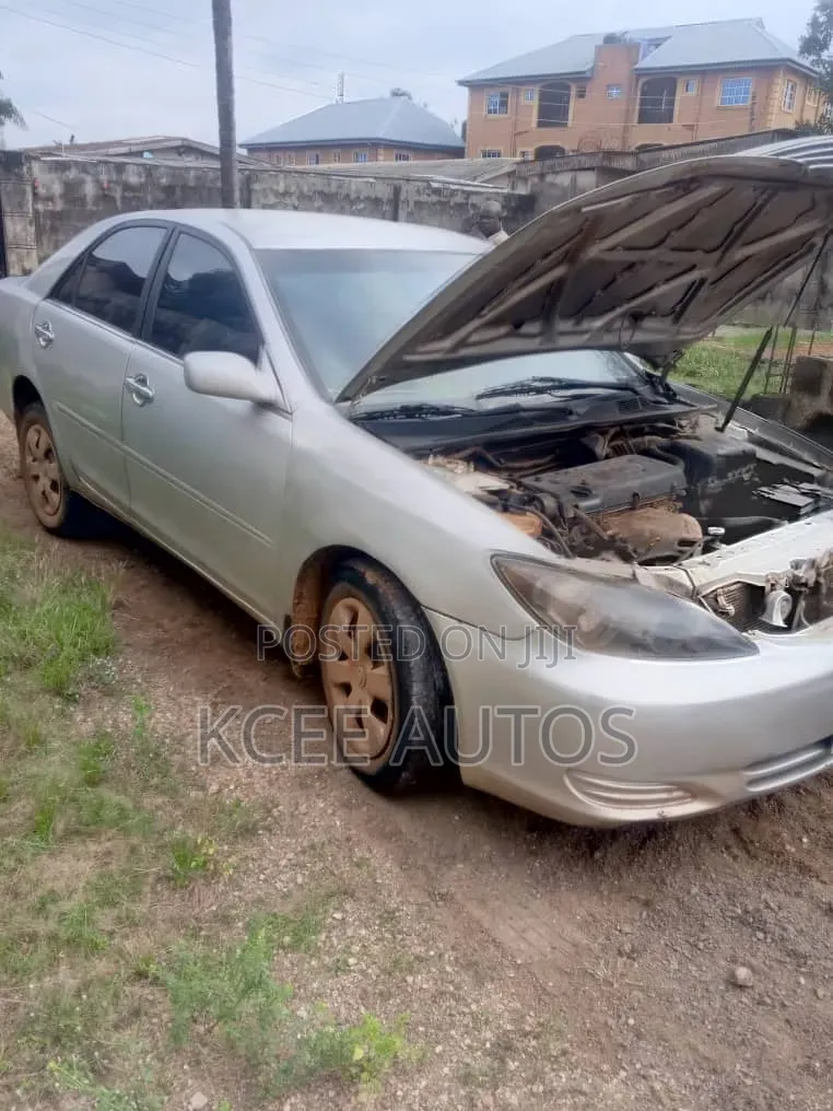 Toyota Camry 2005 Silver