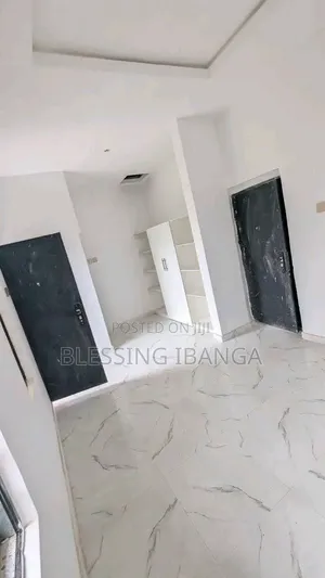 2bdrm Block of Flats in Shelter Afrique, Uyo for sale