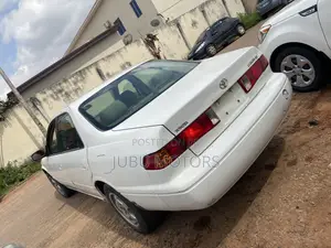 Toyota Camry CE 4dr Sedan (2.2L 4cyl 4A) 2000 White