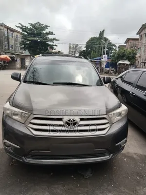 Toyota Highlander SE 2011 Gray