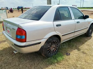 Mazda 323 2000 Silver