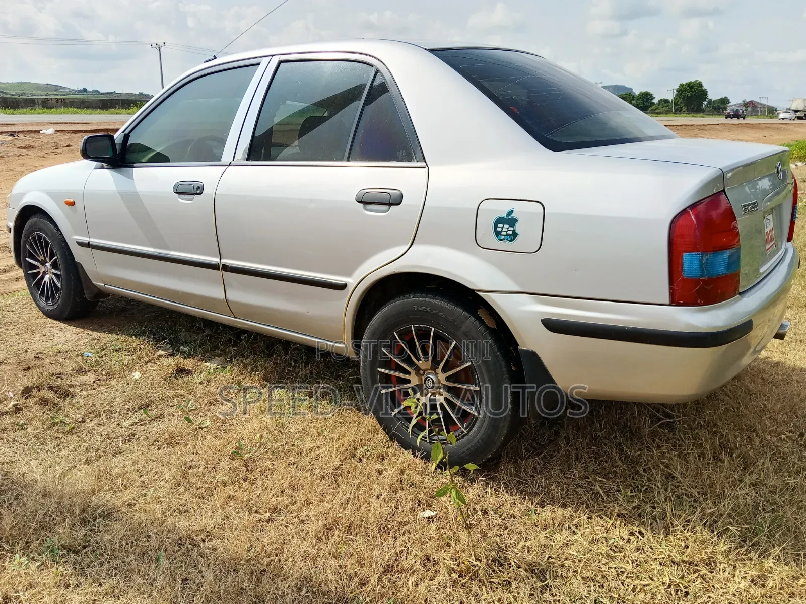 Mazda 323 2000 Silver