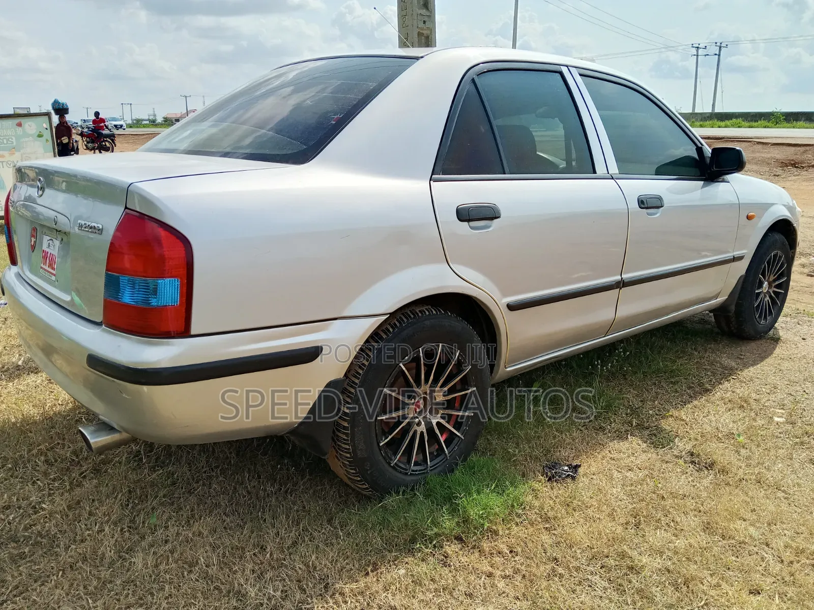 Mazda 323 2000 Silver