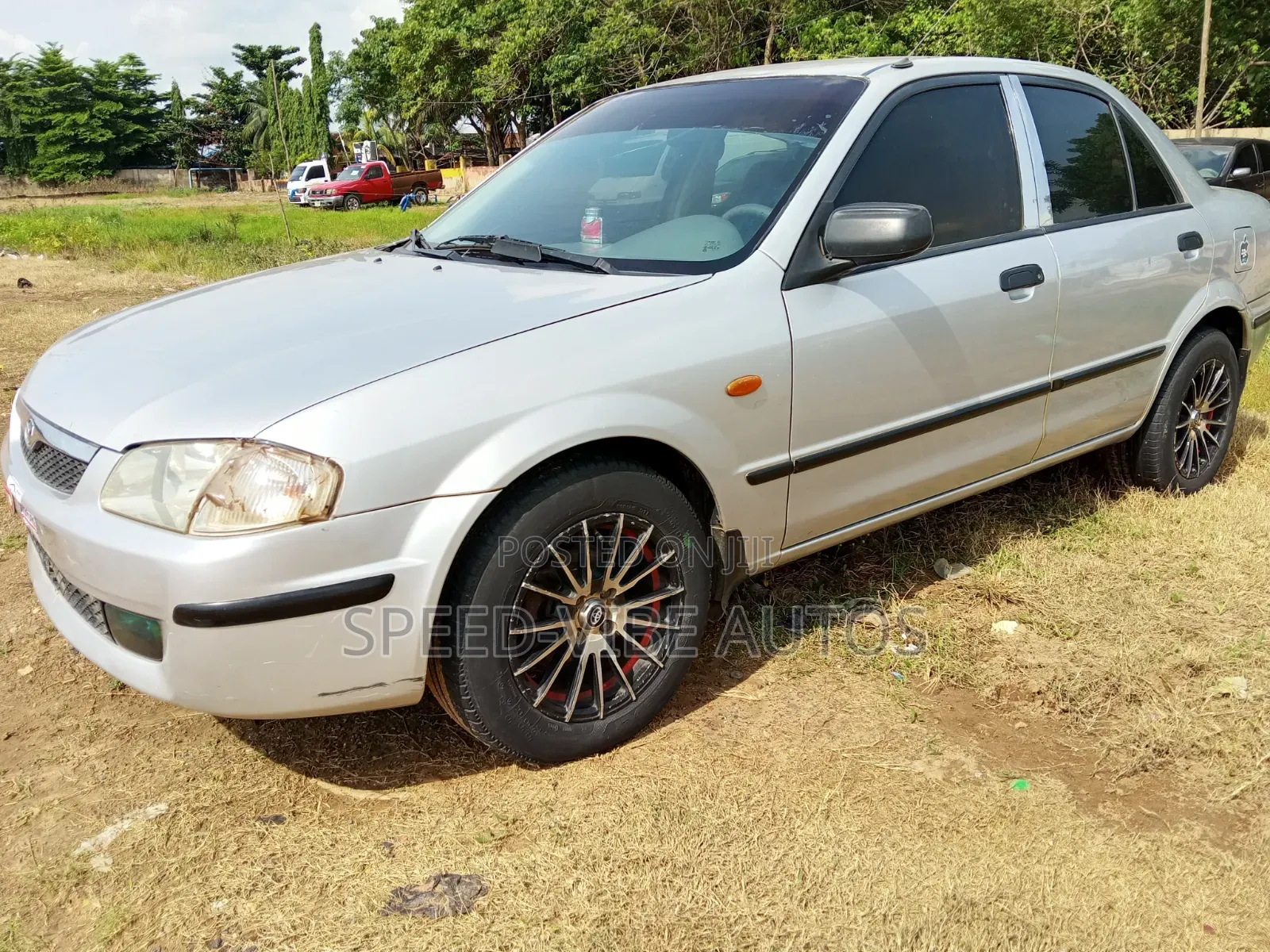 Mazda 323 2000 Silver