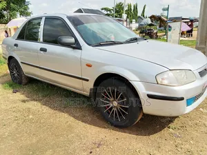 Mazda 323 2000 Silver