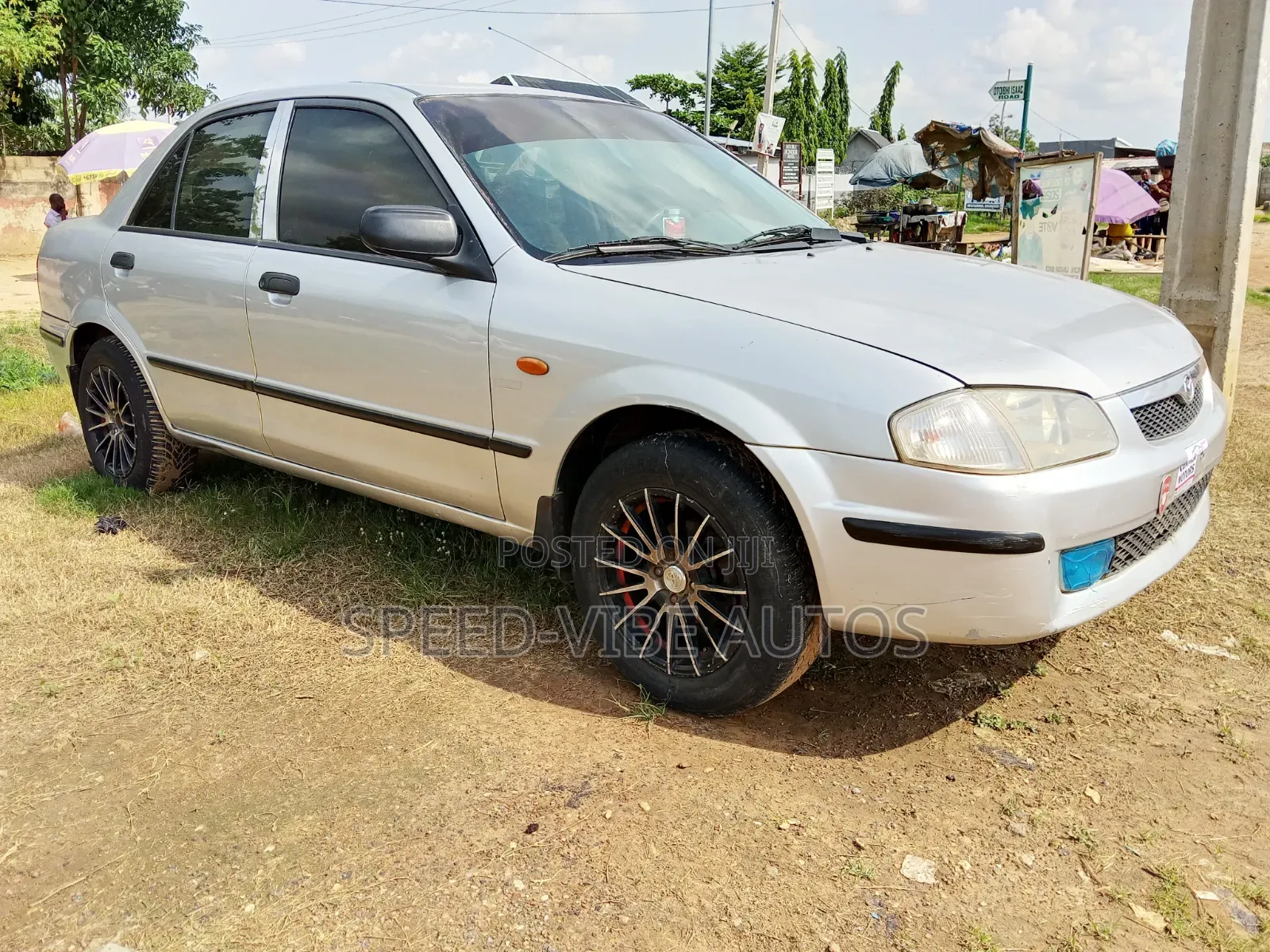 Mazda 323 2000 Silver