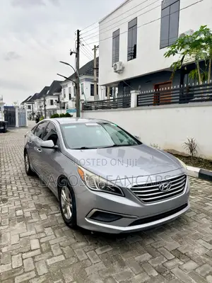 Hyundai Sonata Base Sedan FWD (2.4L 4cyl 6A) 2017 Silver