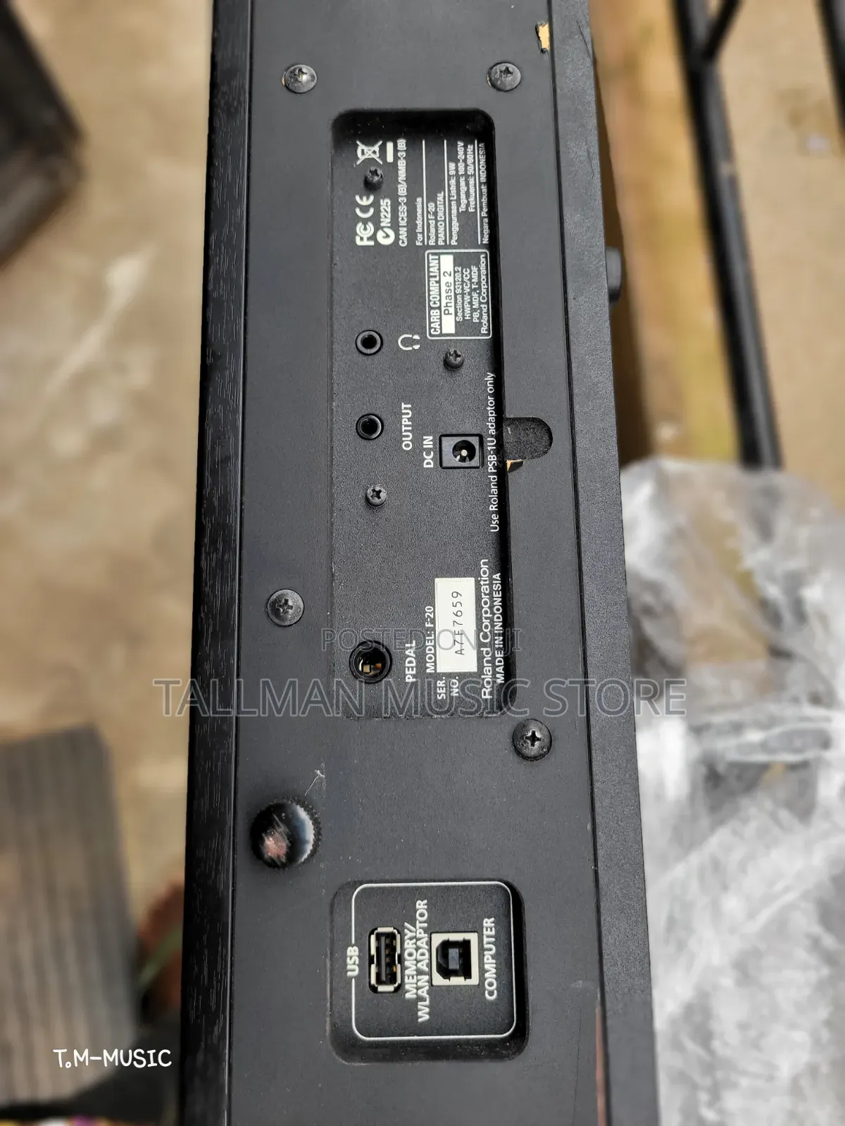 Roland Piano F-20