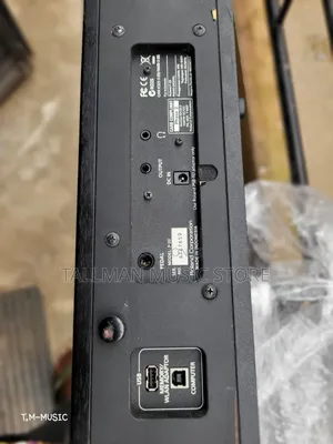 Roland Piano F-20