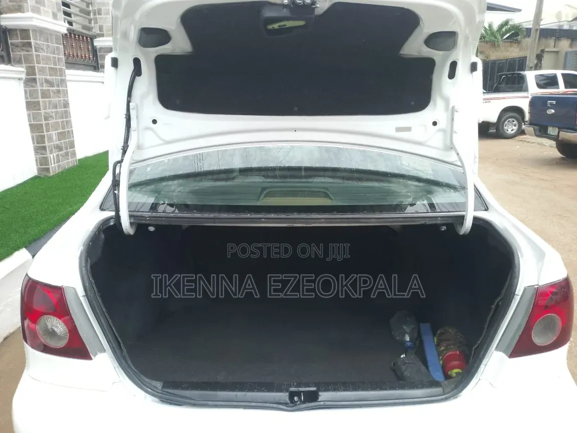 Toyota Corolla 2007 White