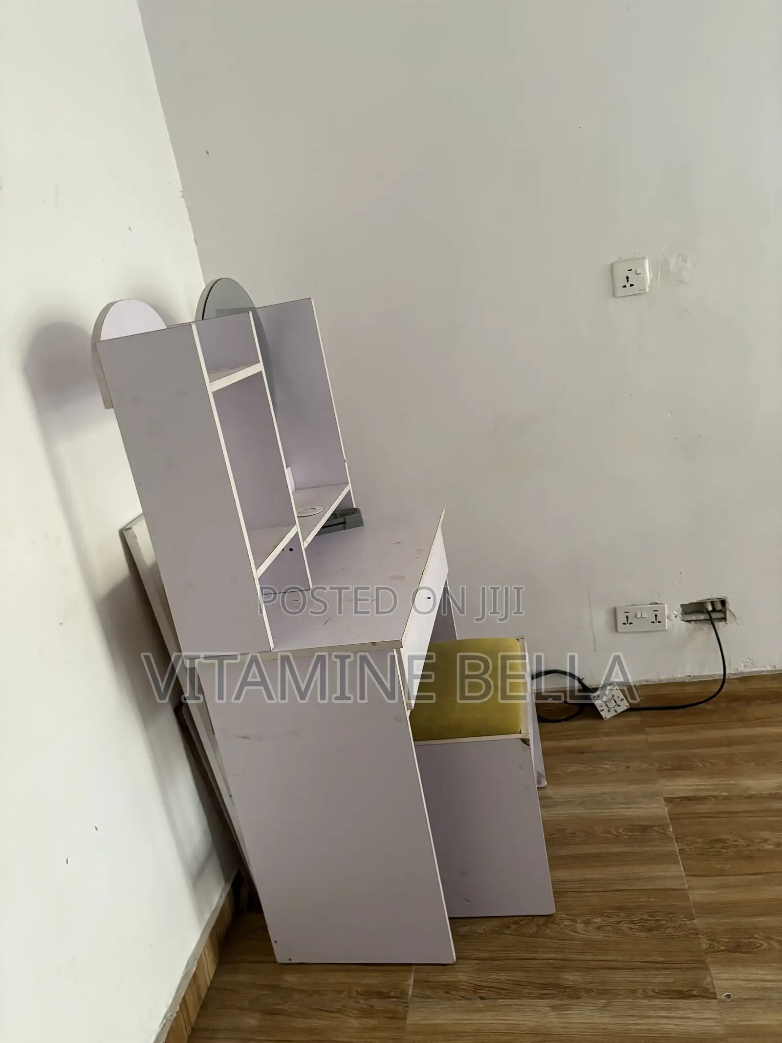 Table Dresser