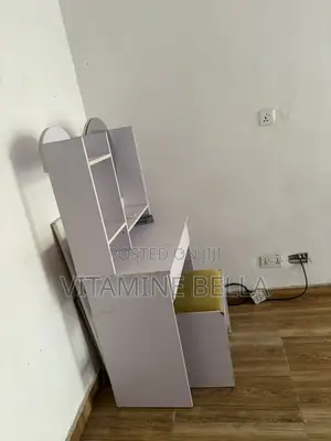Table Dresser