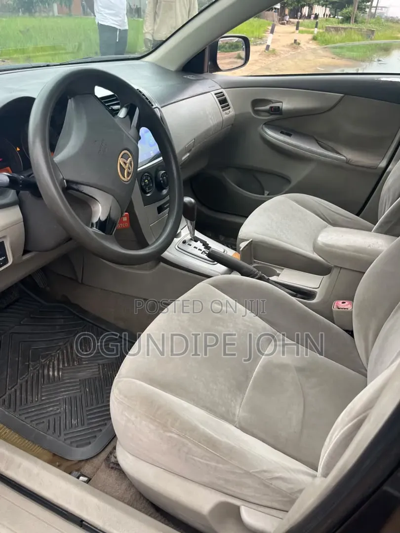Toyota Corolla 2008 Gray