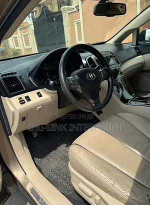 Toyota Venza V6 2011 Brown
