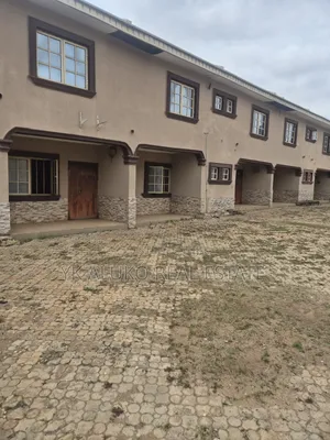 18bdrm Block of Flats in Agbadam Estate, Ilorin South for sale