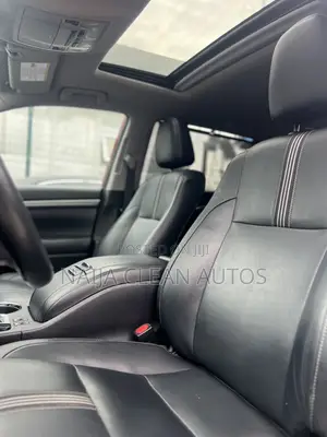 Toyota Highlander SE 4x4 V6 (3.5L 6cyl 8A) 2018 Maroon