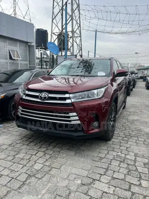 Toyota Highlander SE 4x4 V6 (3.5L 6cyl 8A) 2018 Maroon